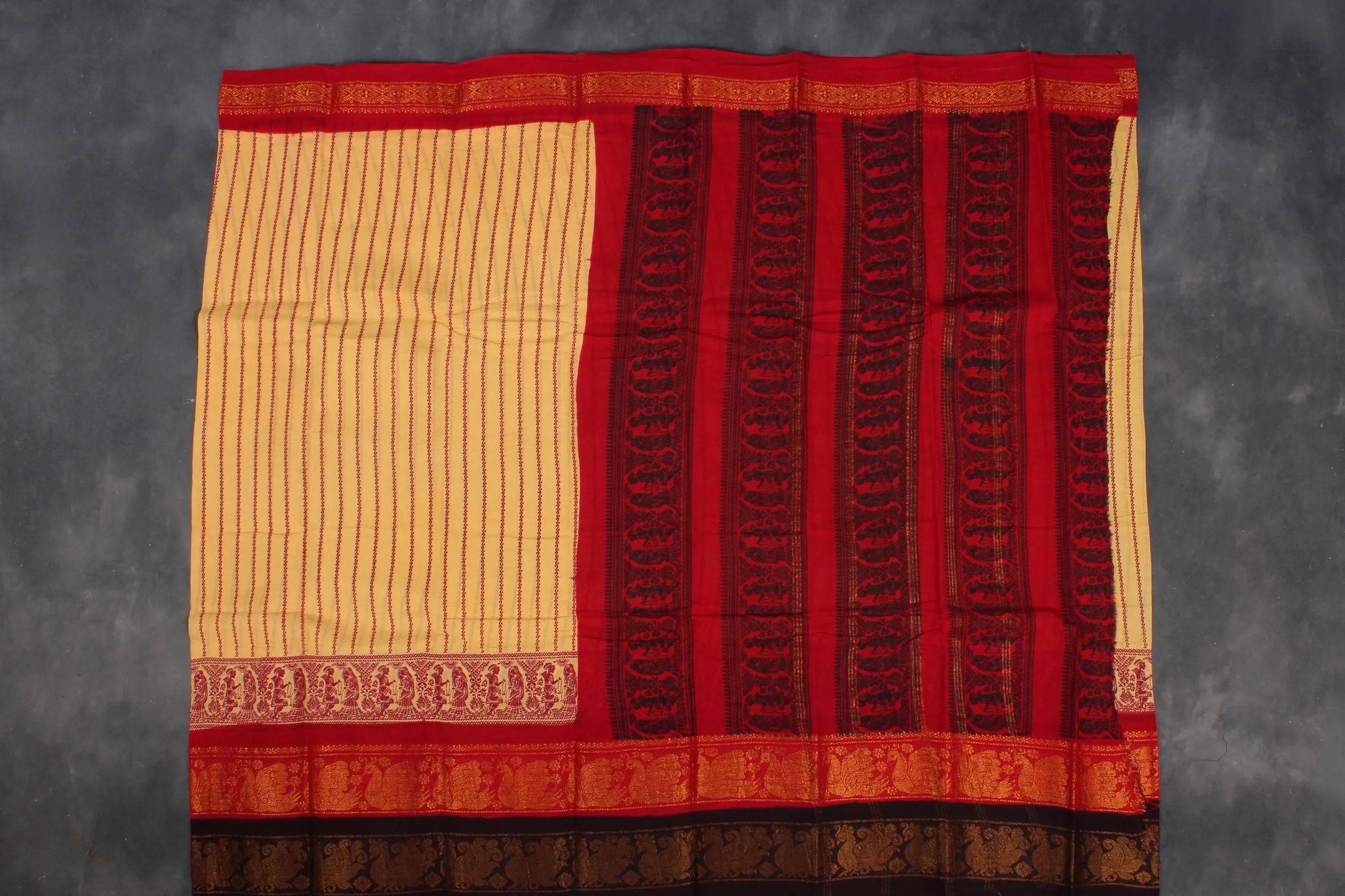 Madurai Sungudi Cotton Saree - Finesse & Tradition in Every Thread