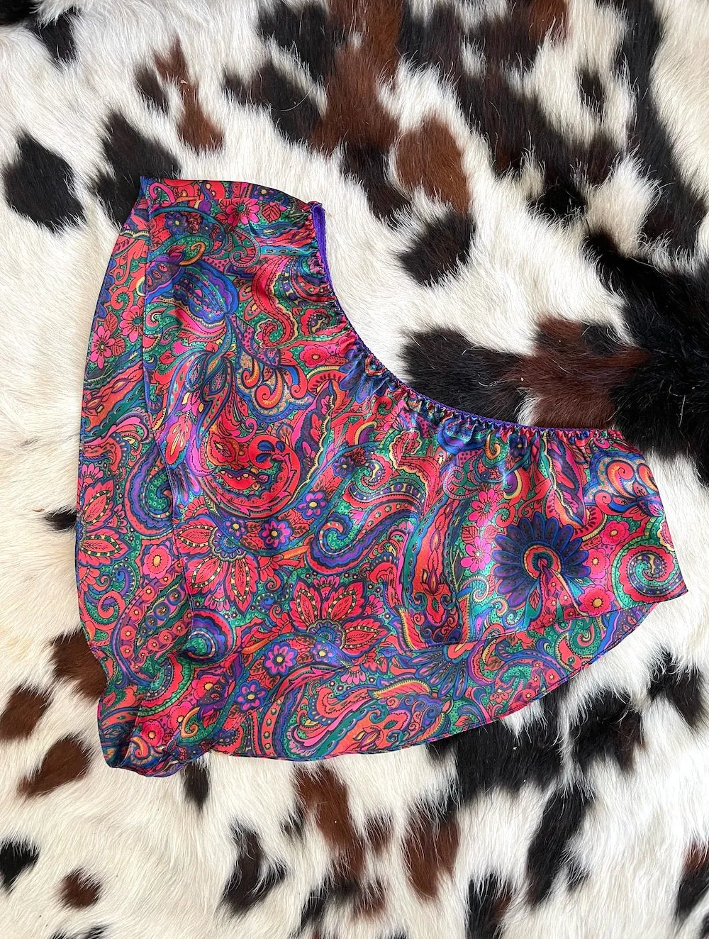 Vintage High-Cut and High-Waisted Silky Paisley Print Jogger Shorts