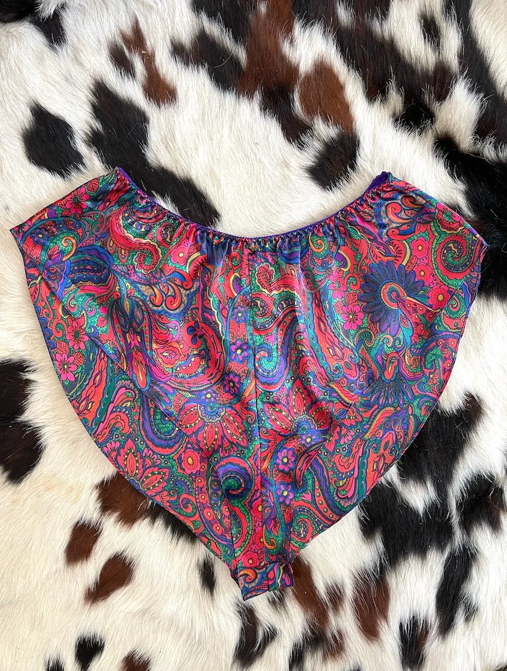 Vintage High-Cut and High-Waisted Silky Paisley Print Jogger Shorts